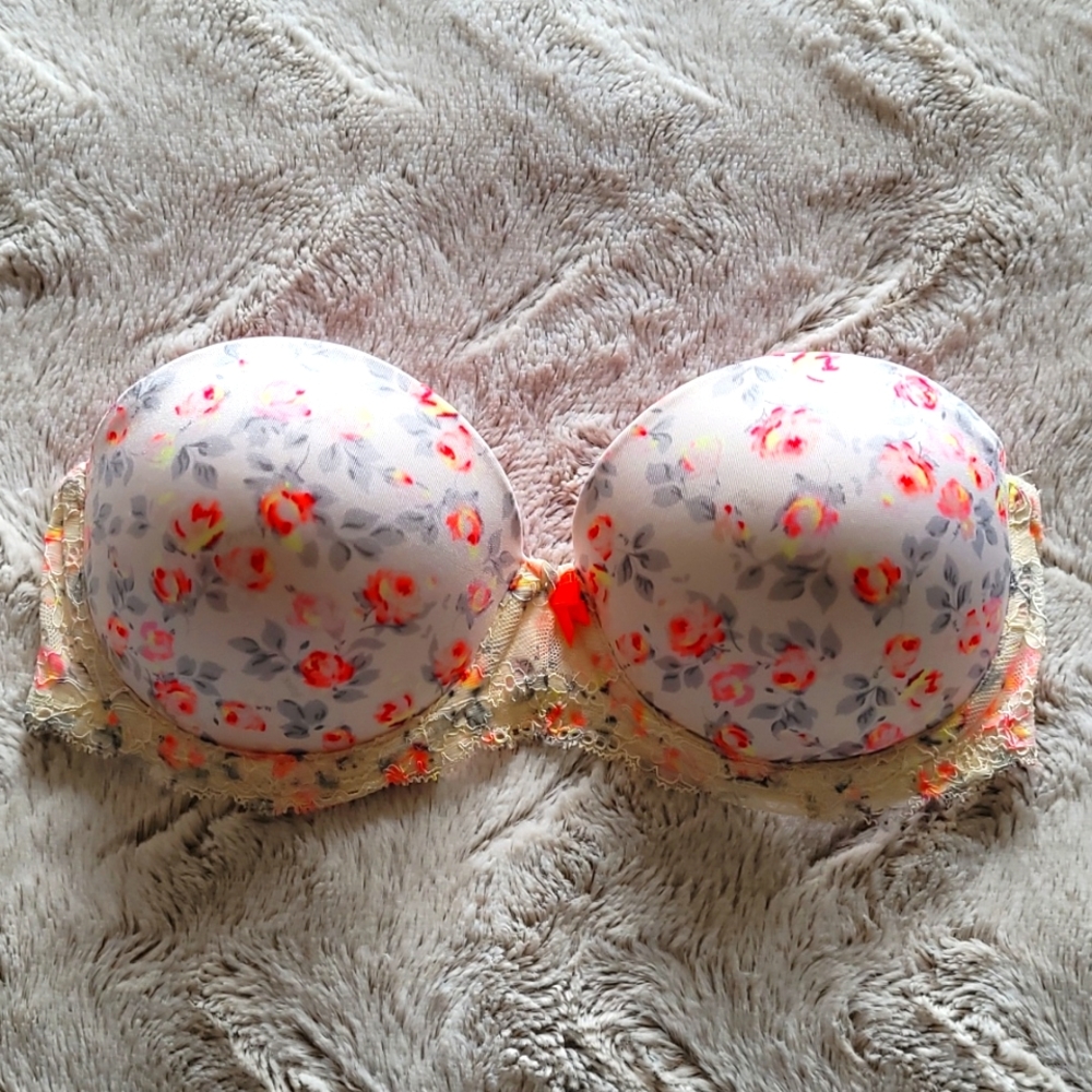 Gorgeous Strapless Bra